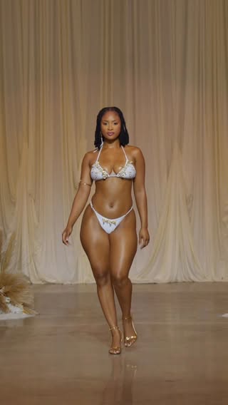 Beachy goddess 🐚🪸

Video: @alainmfilms 

#model #explore #caribbean #miamiswimweek #miami