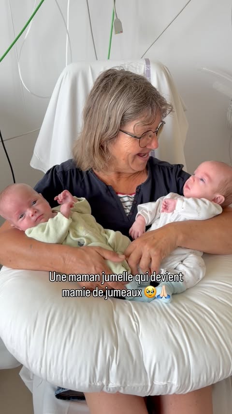 Une mamie fière ❤️🙏🏻 Elle qui est jumelle, la voilà entourée de ses petits-fils jumeaux 😍🥰🙏🏼 
#love