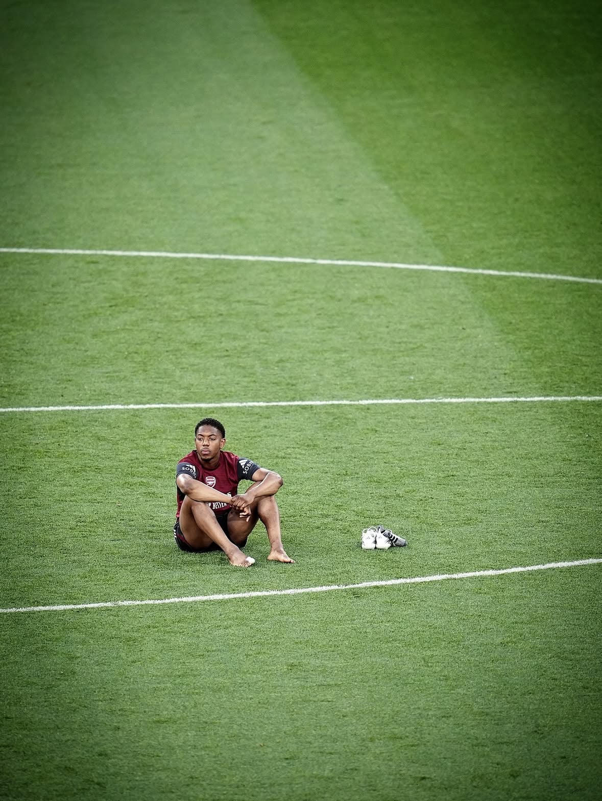 There are 𝒕𝒉𝒐𝒔𝒆 moments, when you only want to take a minute with yourself and reflect on what you’ve achieved.

From Hale End, Arsenal Academy, Gunners born and bread… well, that smiling kid now reaches a Champions League final.

Myles Lewis-Skelly took a moment at the Puskas Arena while preparations for final training were on, these photos say it all.

𝐖𝐞 𝐥𝐨𝐯𝐞 𝐭𝐡𝐢𝐬 𝐠𝐚𝐦𝐞. 💭