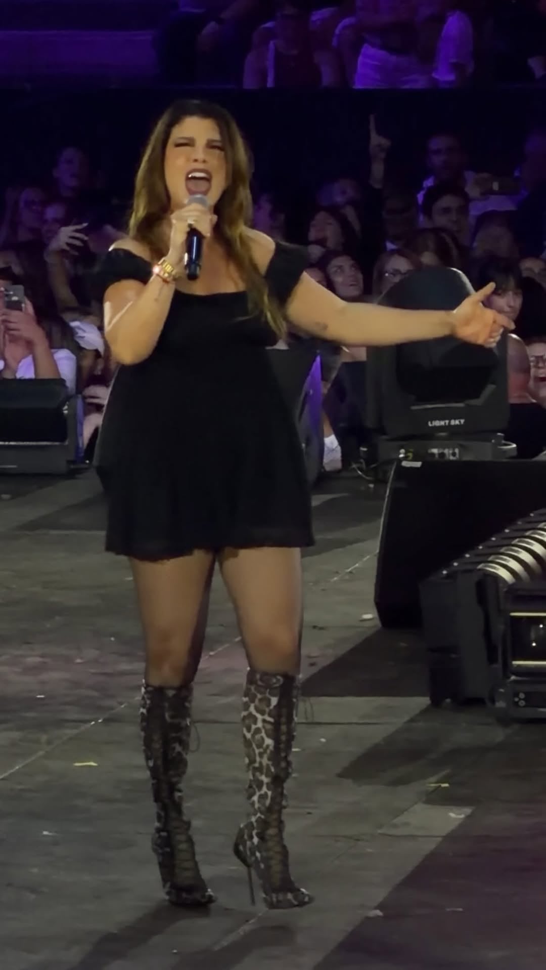 Emma delizia il Power Hits Estate con la sua “L’amore non mi basta” #emma #emmamarrone #lamorenonmibasta #RTL1025 #RTL1025phe26