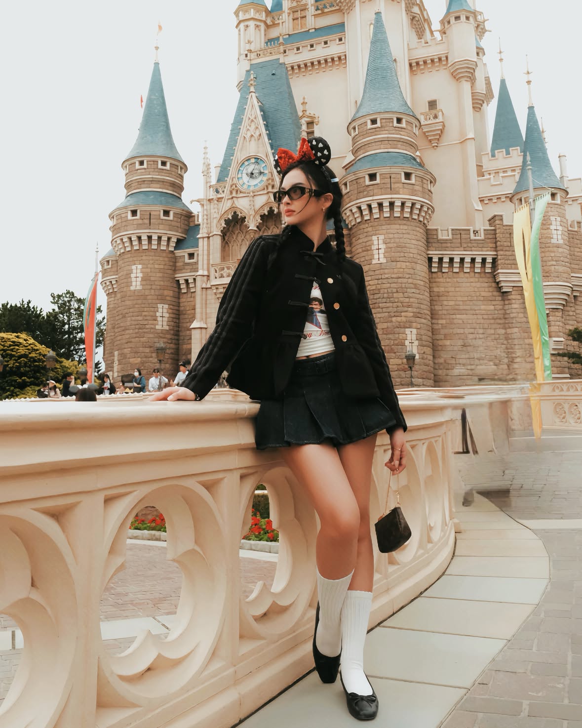 forever a disney kid !! 💫
