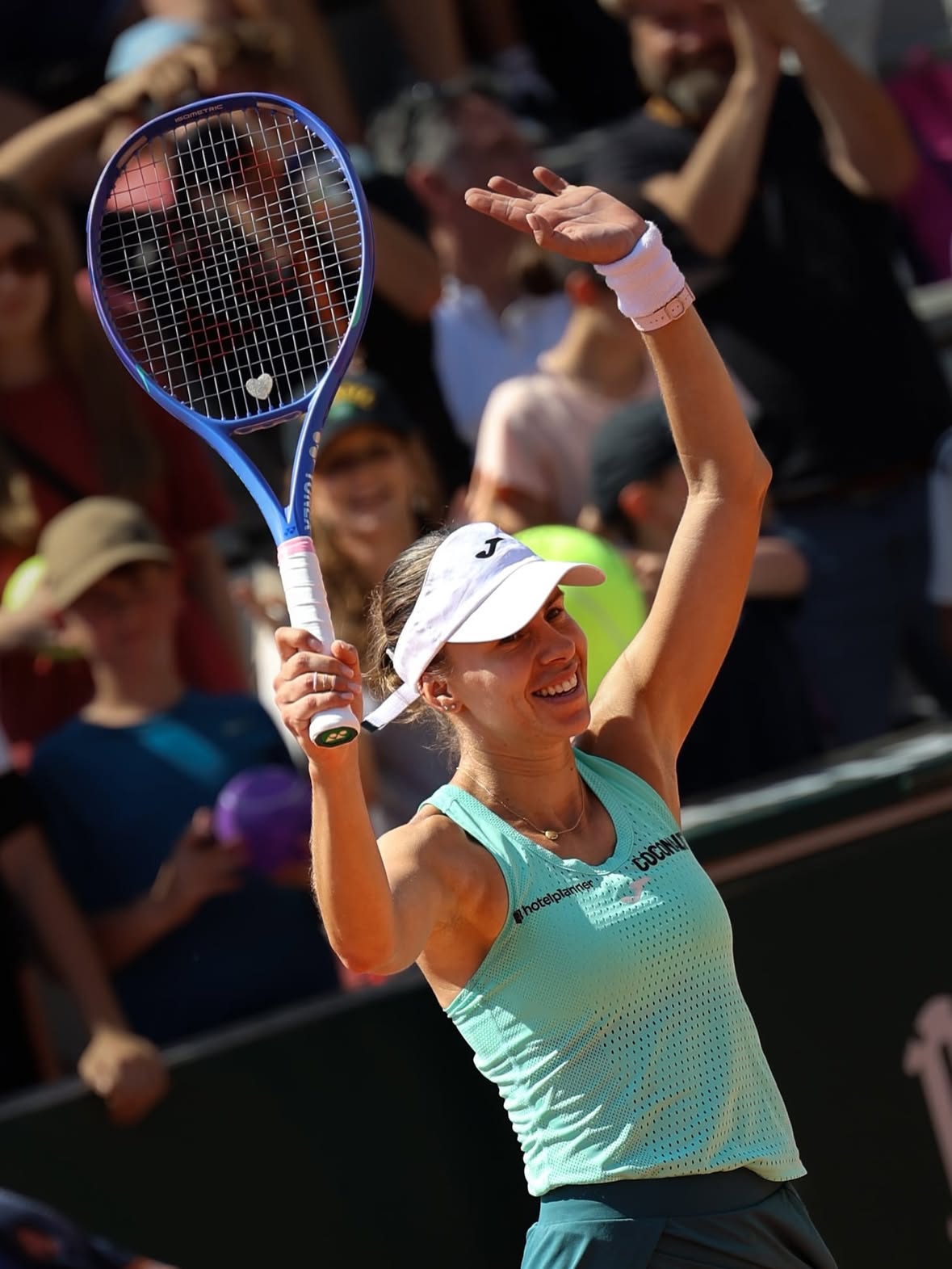 What a ride! Thank you @iga.swiatek for today and good luck… I think RG no. 5 is cooking🔥
P.S. still not done here, doubles time! @yuliiastar17 

📷 1,4,5,6,7 Olga Pietrzak/PZT