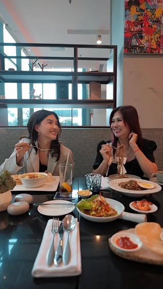 Tuh kan pose kita sama @lapismadamrose 😂
#SW #Sarwendah #DuniaBunSar #NayNay