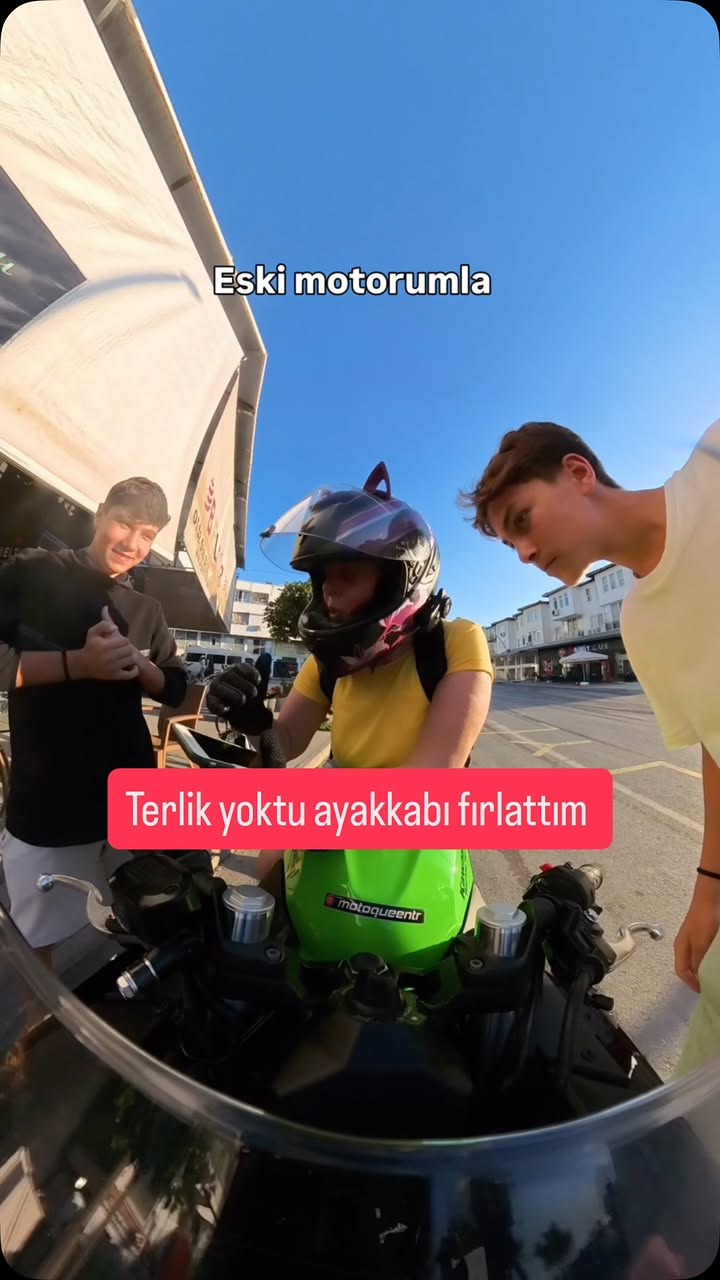 Anne terliği (ayakkabısı)
.
.
.
.
.
.
.
#keşfet #moto #motolife #komik #motovlog