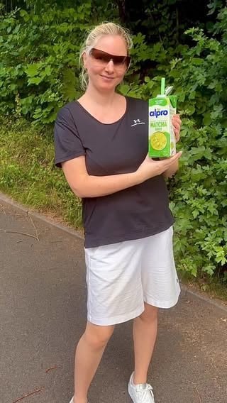 Heute teste ich für euch den neuen @alpro Matcha 🍵 Kokos 🥥 Drink für euch. Ich liebe Matcha und Kokos so sehr und für mich gibt es keine bessere Kombination 🤤 Unbedingt probieren 👌🏻 - Werbung - #alpro #matcha #drink #newreels #yum