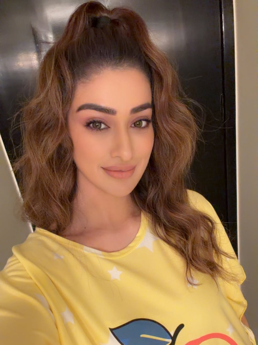 Catch me in all my personalities 😜💛

Mood swings but make it aesthetic 🎭😝🧿