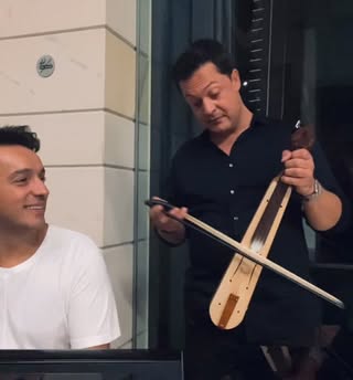 Η αγάπη για τη μουσική μας «μεθάει» @konstantinos_tsahouridis και θα τα παίξουμε όλα μαζί αυτό το καλοκαίρι!!! Μείνετε συντονισμένοι!!!

📍14/6 Μητροπολιτικό Πάρκο Δήμου Παύλου Μελά (Θεσσαλονίκη)
📍19/6 Κουφάλια Θεσσαλονίκης 

#tsahouridismatthaios #pontiaka #tsahouridis #pontos