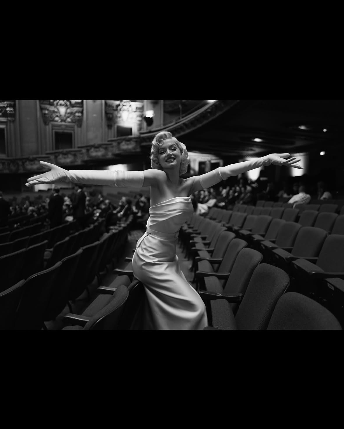 @ana_d_armas as Marilyn on the set of Blonde, photographed by @gregwilliamsphotography

Marking 100 years to the day since the birth of #marilynmonroe 

Featuring @hollywoodauthentic print issue 2 cover back in 2022