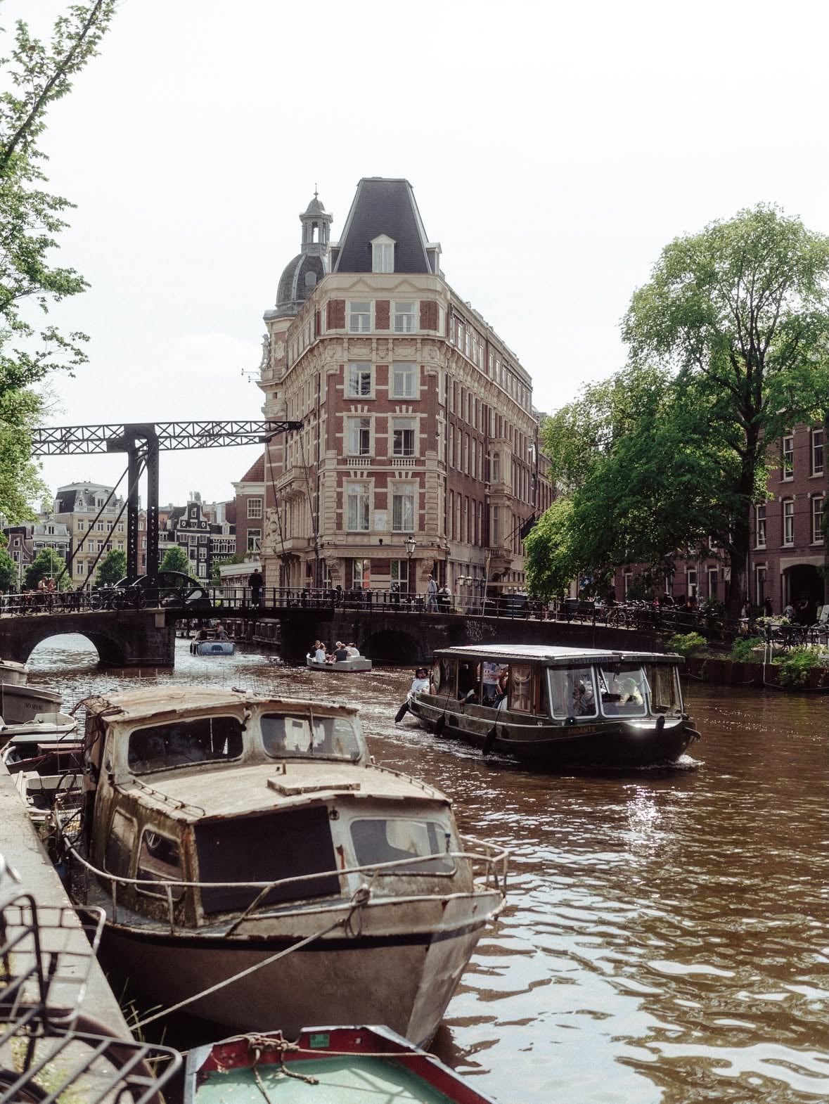 [ 🏠 💧] - 2 spots next to a canal, but still feel very different from each other. It is also always fun to capture as much of the typical Amsterdam scene as possible in one picture 😍
-
⬅️ Don’t forget to swipe to see both pictures, which one is your favorite? ⬅️
-
📷⤵️
-
Camera: @sony.benelux A7C
Lens: @sigmafotobenelux FE 45mm F/2.8 DG DN C
Filter used: @walkingway_official Black Pro Mist Filter 1/4
-
ℹ️⤵️
-
𝗙𝗲𝗮𝘁𝘂𝗿𝗲𝘀/𝘀𝗵𝗮𝗿𝗶𝗻𝗴: 𝗜𝗳 𝘆𝗼𝘂 𝗻𝗲𝗲𝗱 𝗮 “𝗰𝗹𝗲𝗮𝗻𝗲𝗿” 𝘃𝗲𝗿𝘀𝗶𝗼𝗻 (𝘄𝗶𝘁𝗵𝗼𝘂𝘁 𝗯𝗼𝗿𝗱𝗲𝗿𝘀/𝗲𝗱𝗴𝗲𝘀 𝗮𝗿𝗼𝘂𝗻𝗱 𝘁𝗵𝗲 𝗶𝗺𝗮𝗴𝗲(𝘀) 𝗲𝘁𝗰𝗲𝘁𝗲𝗿𝗮.), 𝗹𝗲𝘁 𝗺𝗲 𝗸𝗻𝗼𝘄.
-
© 𝙨𝙝𝙭.𝙥𝙝𝙤𝙩𝙤𝙜𝙧𝙖𝙥𝙝𝙮. 𝘼𝙡𝙡 𝙧𝙞𝙜𝙝𝙩𝙨 𝙧𝙚𝙨𝙚𝙧𝙫𝙚𝙙. ⚠️
-————————————————————————

-

#オランダ #네덜란드 #암스테르담 #荷蘭 #SonyBenelux

-

Amsterdam, City Photography, Travel Photography, The Netherlands, Voyaged, FilmLook, FilmVibe, LooksLikeFilm