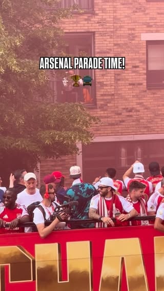 𝐓𝐑𝐎𝐏𝐇𝐘 𝐏𝐀𝐑𝐀𝐃𝐄 𝐃𝐀𝐘 𝐈𝐍 𝐋𝐎𝐍𝐃𝐎𝐍! 🏆👋🏼

Arsenal fans have been waiting 𝟐𝟐 𝐲𝐞𝐚𝐫𝐬 for this ❤️🤍🤩