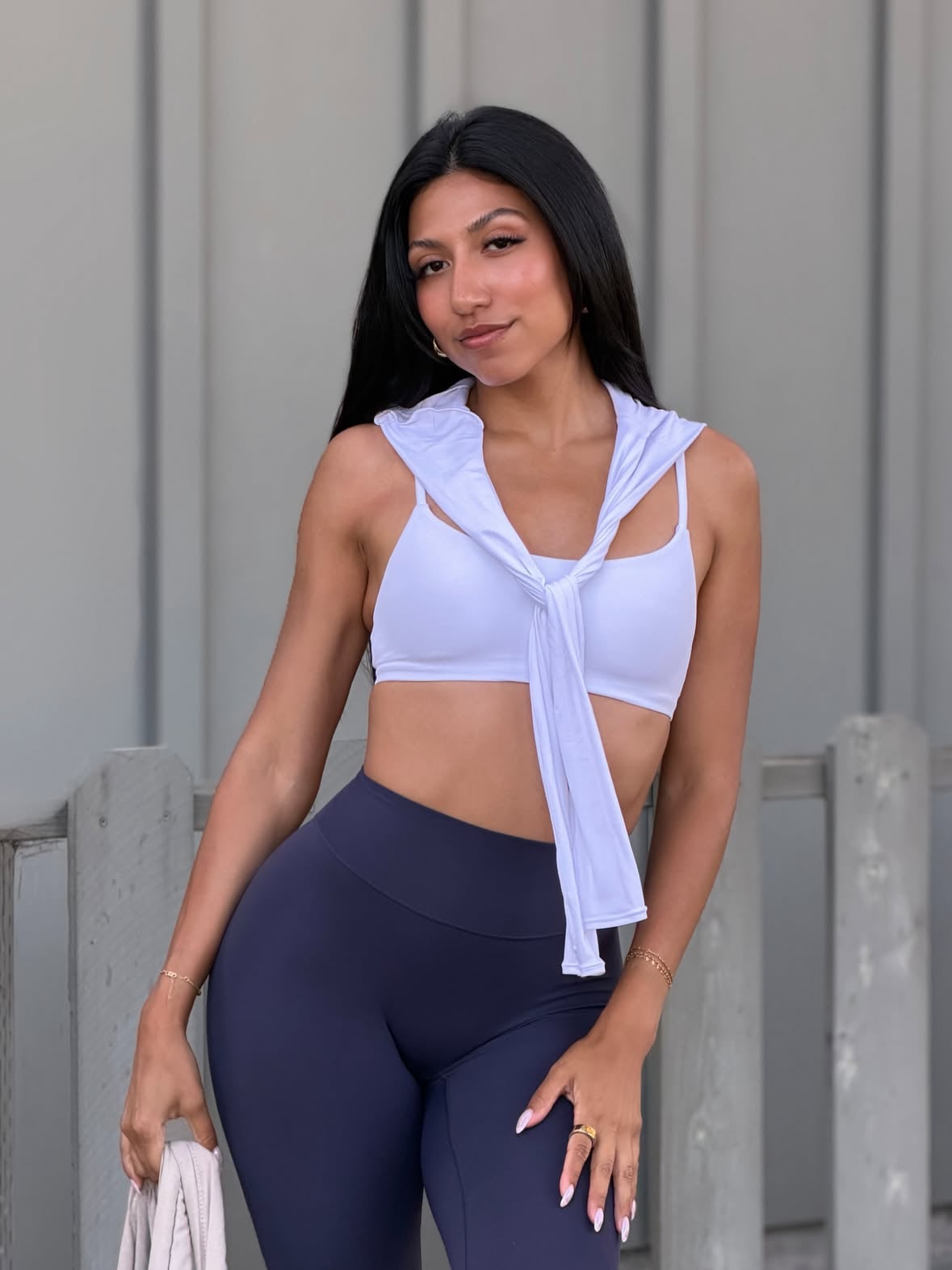 this song felt fitting ✨

wearing: @oneractive 
FormeSoft™️ Fitted Off The Shoulder Long Sleeve in White (XS)
SoftMotion™️ Strappy Sports Bra in White (XS)
SoftMotion™️ Hugh Waisted Capri Leggings in True Blue (XS Long)

@krissycela @scarlettowens_ @sulystanton 
#oneractive #summerfit #ootd #capris #fyp
