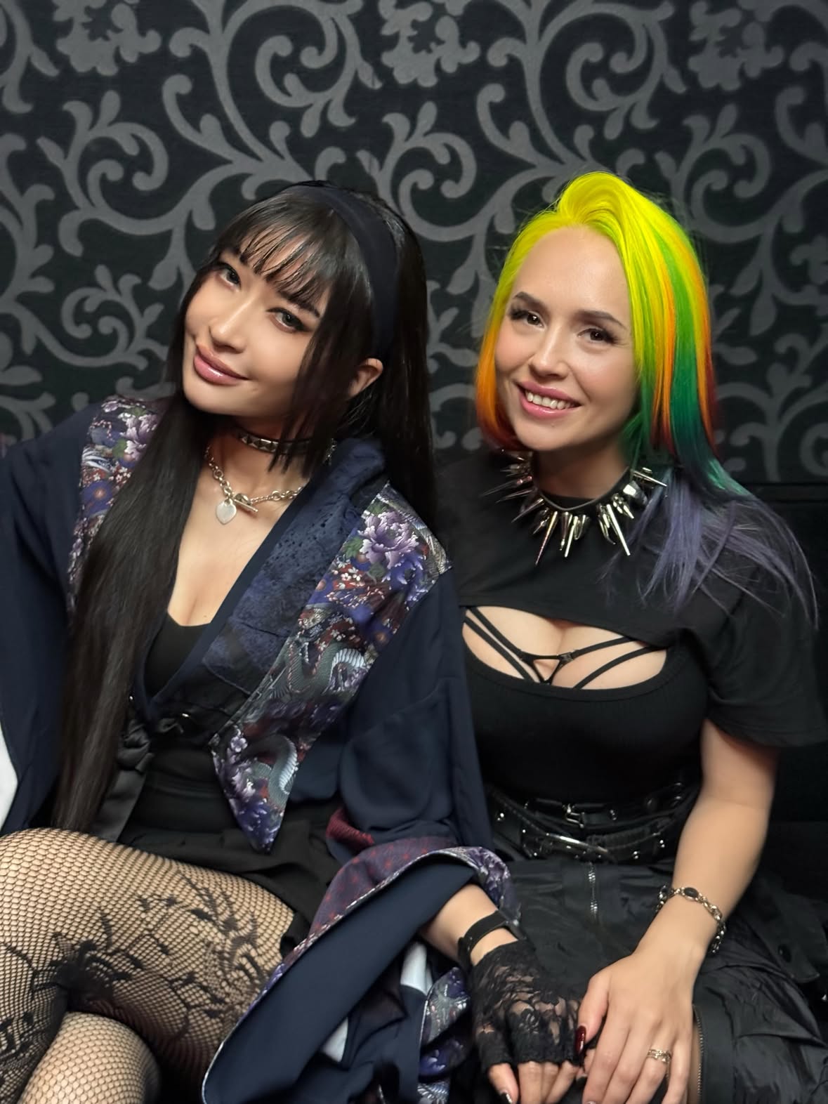 I’m so incredibly happy that I finally got 
to meet in person with you @marievaunt 😍 Not only you are a phenomenal artist, but it turns out we have so much in common, which made this even more special 🤩✨🤌
And your set was a total blast ! Absolutely explosive from start to finish 🔥 I didn’t stop dancing even for a minute! The energy, the music, the atmosphere… everything was pure fire 🔥🚀✨ 
Thank you for the great vibes, your openness and being such a sweet person! 🫂🫶🌸
I feel so incredibly inspired after meeting you 😊