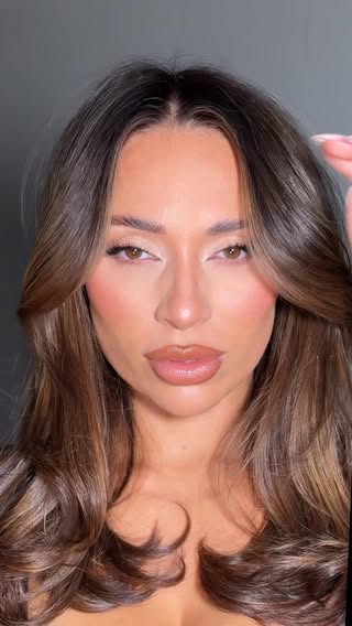 Uhuh honeyyyyyy 🍯 

End of an era start of a new one 🤫

makeup @makeup_withsam 
hair @_hairbyemilylouise