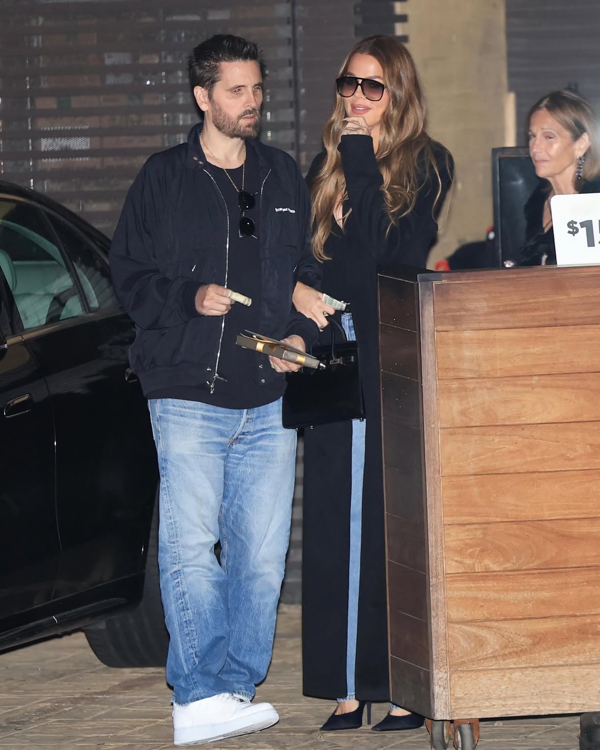 Khloe Kardashian joins former brother-in-law Scott Disick for a belated birthday dinner at Nobu Malibu. They have remained close friends following Scott’s breakup with former partner Kourtney Kardashian.
#KhloeKardashian
#ScottDisick
Photos: Backgrid