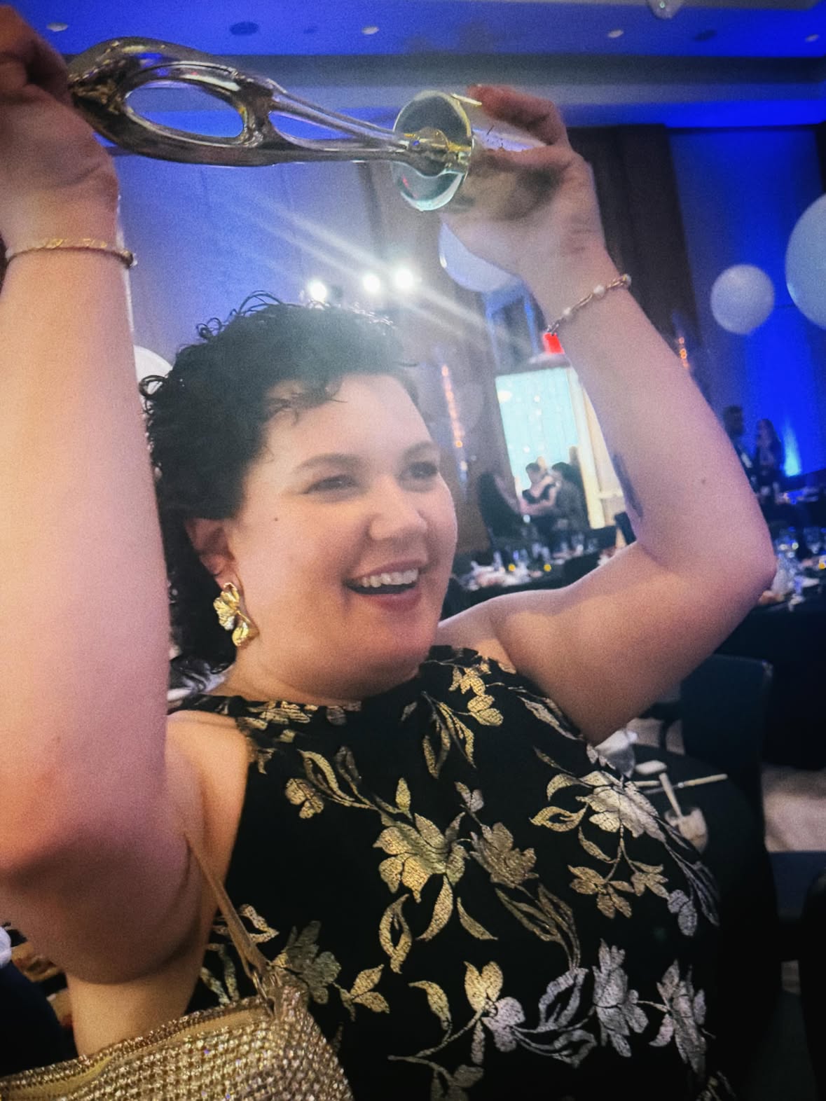 Getting an award is fun! Highly recommend! Thanks so much to @thrwiecanada for this honour and thanks to @kseniadaniela for the lovely introduction ❤️ Thanks also to @jacob.tierney for joining me for an on-stage chat. Go Team HR!