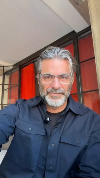 60 seconds of zen. Listen twice with headphones if you’re feeling anxious or want to settle your mind. Let me know how you feel. 
Pre-Oder the book of possibility and get 6 of my hypno-meditations as a gift. 

#bookofpossibility #jimcurtis #coach #anxiety