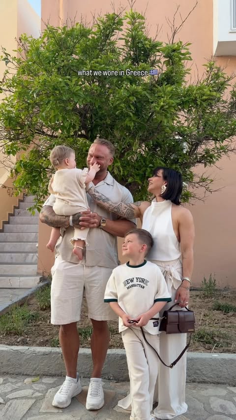 I am absolutely blown away by all the beautiful messages on yesterdays engagement!!! 😭💍🤍 you guys are too sweet! THANK YOU SO MUCH! I’ll post the proposal video soon I promise!!

I am sobbing over this video because it’s so cute!!!! I’m so lucky 😭