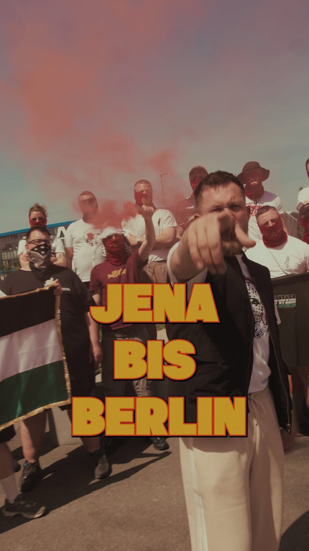 ICH SPRENG‘ MIT PAAR OSTDEUTSCHEN… 
📹 @adripn #fürdich #neuemusik #deutschrap #jena #berlin