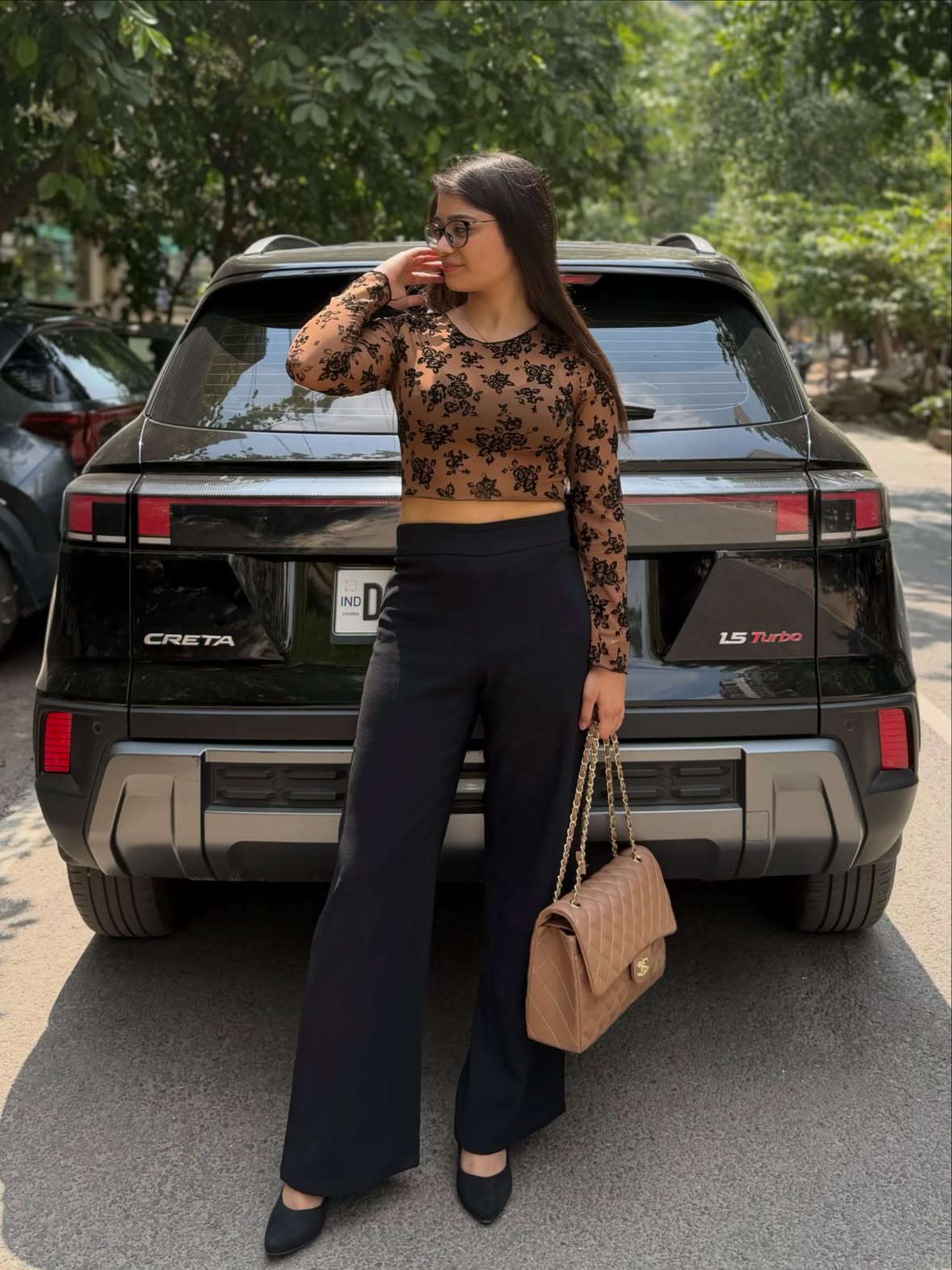 Kala chashma tu ankhiyan te la laye🤎🤓
