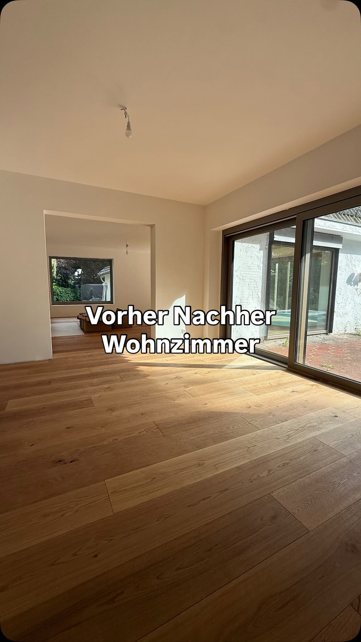 Vorher Nachher unserer Haussanierung: „Ich würde das Haus nicht kaufen! Das kann niemals schön werden!“ 

Ein komplettes Jahr haben wir hier auf unserer Baustelle gelebt: Ohne Esszimmer, ohne Wohnzimmer und größtenteils auch  ohne Küche 😭😂 und das zu viert hatte es wirklich in sich. 

Und heute ist es soweit: endlich können wir unser neues Wohnzimmer und Esszimmer beziehen. Es fehlen zwar noch ein paar kleine Details, aber trotzdem sind wir schon sooooo happy! 

Fühlt sich fast an als wären wir eine ganz normale Familie 😂❤️‍🩹❤️‍🩹

#eltern #elternsein #hausbau #sanierung #vorhernachhertransformation