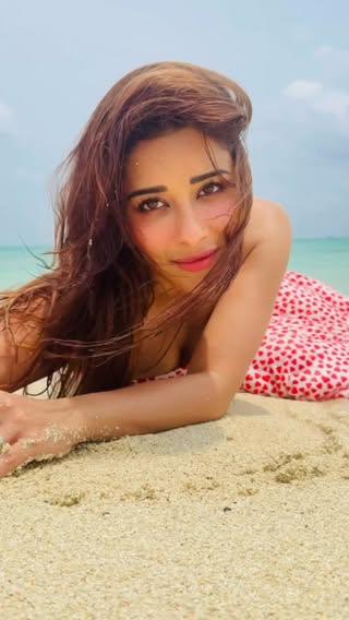 The look into your eyes , the serenity in the Lakshwadeep waters , smile that comes with a thought of you and the love that pierces me through your vibe. 

Thank you @cordeliacruises and @flywale for making my birthday week so special. 

#birthdaybash #birthday #cruise #explore