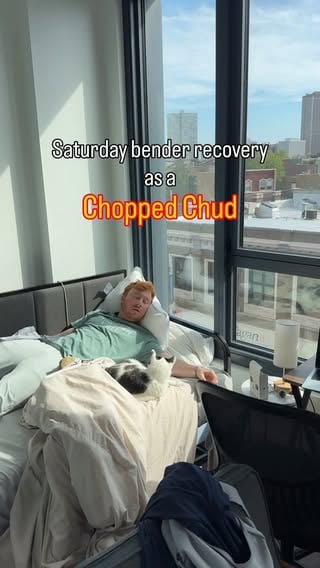 Hey @alice.rosenblum hmu and the bouncer @rivershannonpub is a G. Also starting 75 chud tom 

#chicago #fyp #viral #vlog #cat