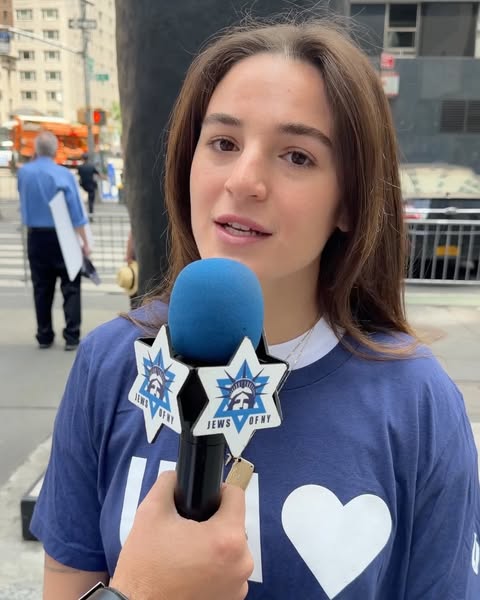 Over 50,000 @jews_of_ny and their incredible allies marched today on the @jcrcny_israeldayonfifth parade. Hostage survivor @mayaregev__ was touched by the amounts of love she received also from non Jewish supporters of Israel and the Jewish people.

Today we remember: NYC loves ❤️ Israel!

Thank you @jcrcny & @ujafedny 

Hosts: @karination_nyc & @yoavdavis 
Videography: @bdean201 for #DavisMedia