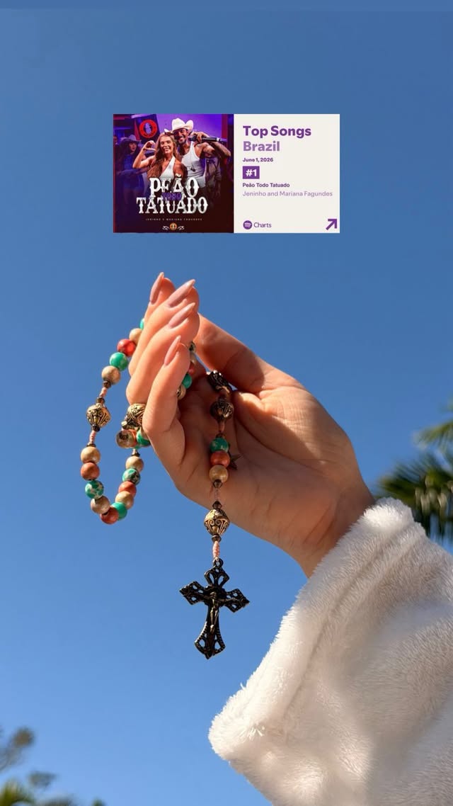 Eu achava que não dava mais 
Que isso nao era pra mim
Mas continuei com fé 
E o milagre veio!
Somos top 1 brasil 
Não tô conseguindo escrever o texto que queria  pq hoje tá sendo um dia de muitas emoções…
Mas preciso agradecer, obg obg obg obg!! 🥹❤️