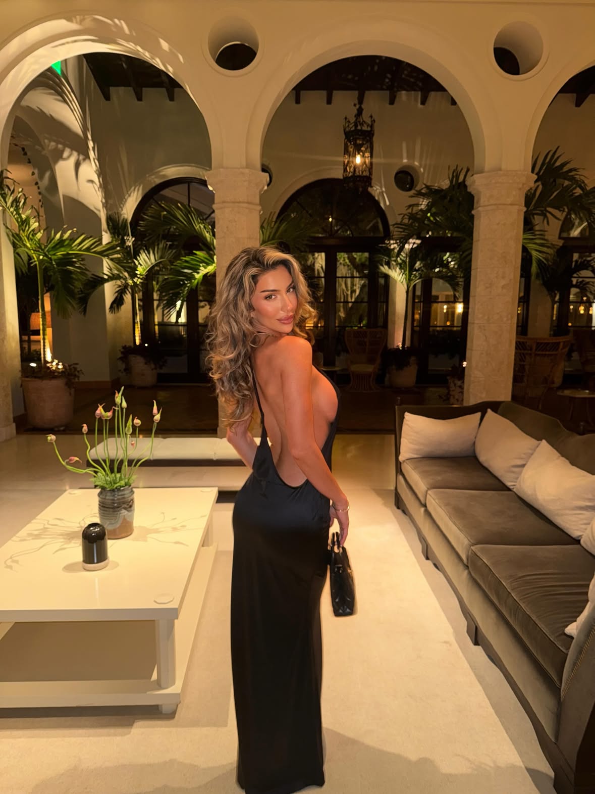 MDW staycation 🖤
-
@fashionnova Statement Maker Drop Back Maxi Dress