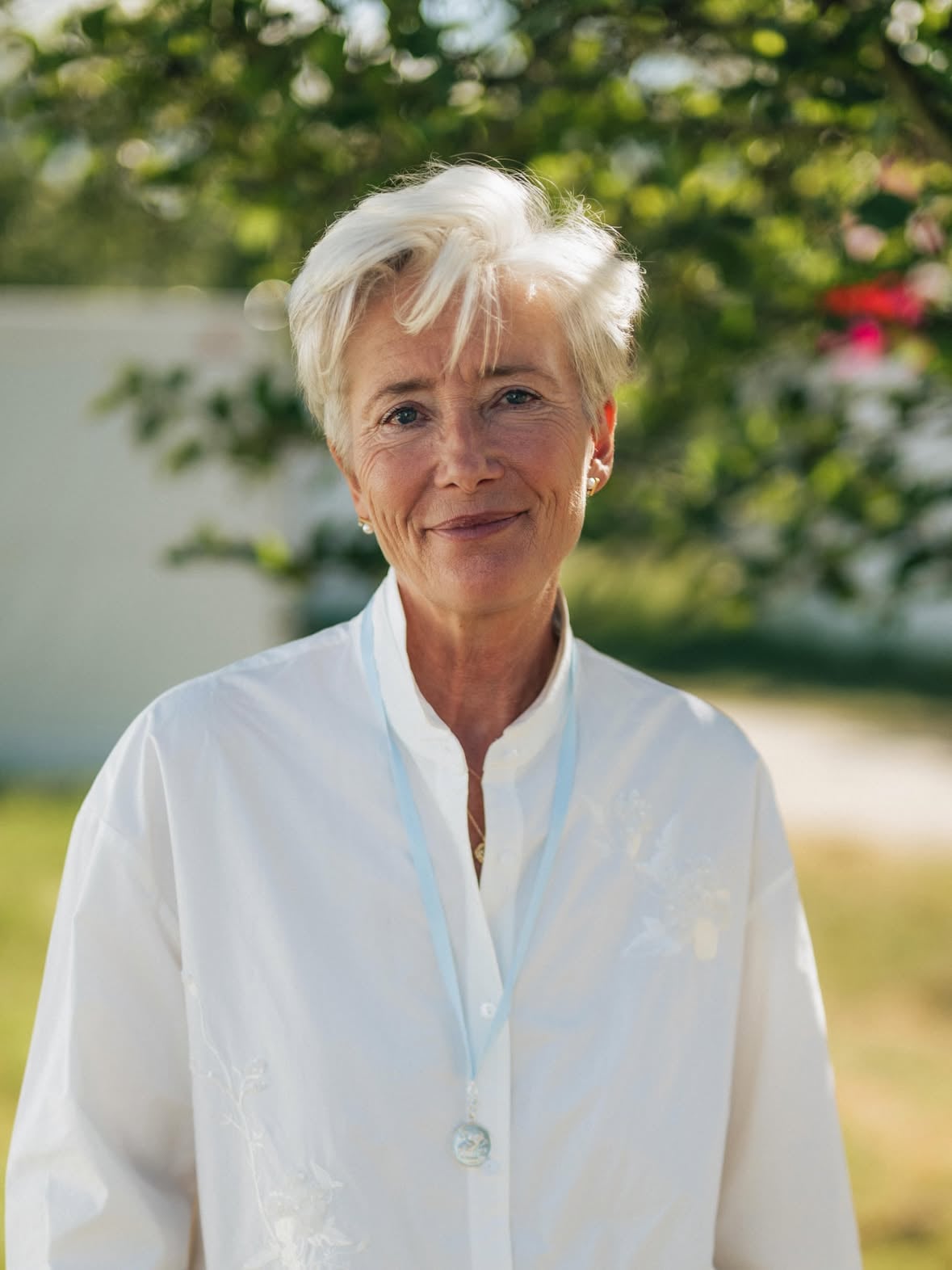 Actor and screenwriter Emma Thompson with her Hay Festival Medal for Drama.

📸: @samhardwck