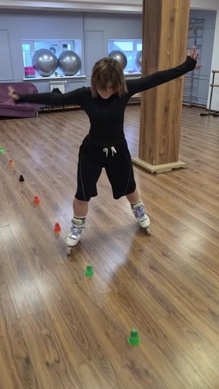 Леруа Эклер связка #альтушка #girl #rollerskating #freestyleslalom #kalugaroller