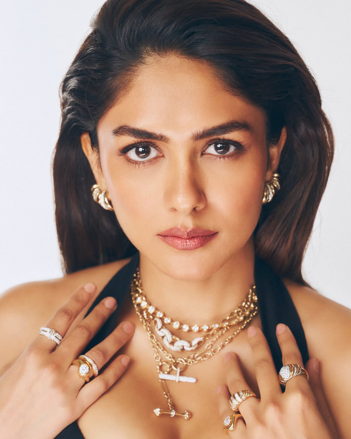 ICY 🧊🫦✨

Styled by : @anjaliandsnehal 
Outfit : @ivoryrose.in 
Shoes : @theorohlife
Make up : @shraddhamishra8
Hair : @deepalid10
Photographed by : @amannagoshe