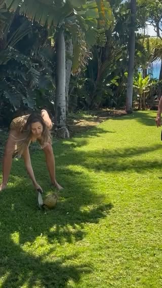 teach your children well! @kamahagar @maui.makai 
#IslandLife #HowToOpenACoconut #Healthy #GoodEats #StandBack