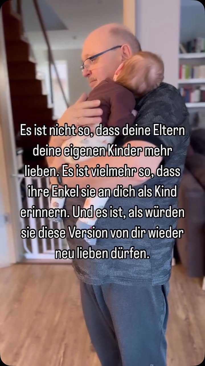 Ich bin glücklich solche Eltern für mich und Großeltern für meine Kinder zu haben ♥️ Habe gelernt, dass das keine Selbstverständlichkeit ist. 
.
#liebe #großeltern #enkel #familie #opa oma kiwu familyof8 großfamilie mamasein kryobaby mamavon6