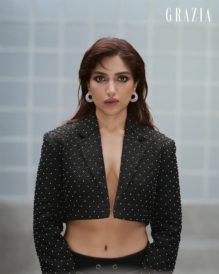 Being a baddie with @graziaindia 🐈‍⬛
.
.
.
Photographer: @saranggupta
Fashion & creative director: @pashamalwani
Styling Assistant: @bhavnaaaaa.r, @devanshiijoshii 
Make-up: @sonicsmakeup
Hair: @the.mad.hair.scientist
Managed by @deepaliw16