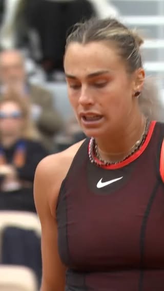 Power down the line and hustle to the net for Aryna Sabalenka 💪

#RolandGarros