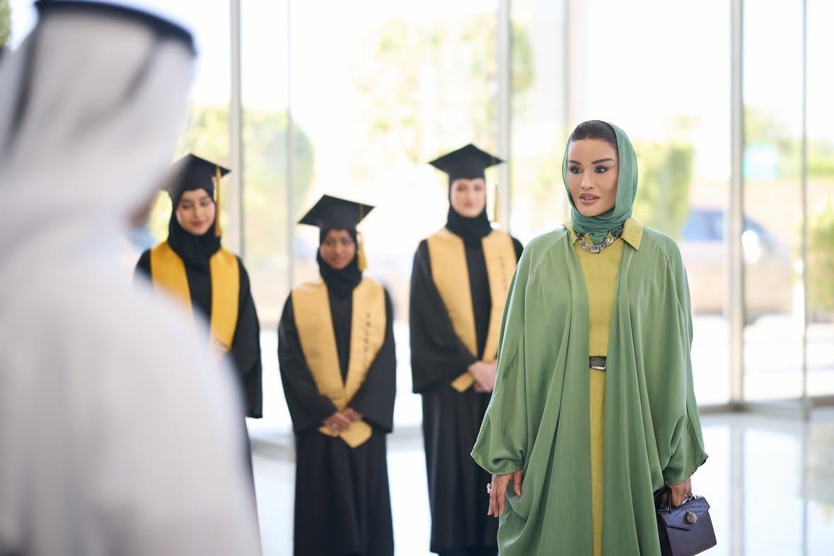 -

سعدتُ اليوم بلقاء خريجي مدارس مؤسسة قطر المتفوقين وطلبة المؤسسة الفائزين بجائزة قطر للتميز العلمي لهذا العام. وإنني لفخورةٌ بإنجازاتهم التي تجسد قيم الجِد والاجتهاد والتميز، وأتمنى لهم مزيداً من النجاح والتوفيق.
 

Today, I was delighted to meet with Qatar Foundation schools’ distinguished graduates and the Foundation’s students who received this year’s Qatar Education Excellence Award. I am proud of their achievements which reflect their dedication, perseverance and excellence, and I wish them continued success in all their future endeavors.