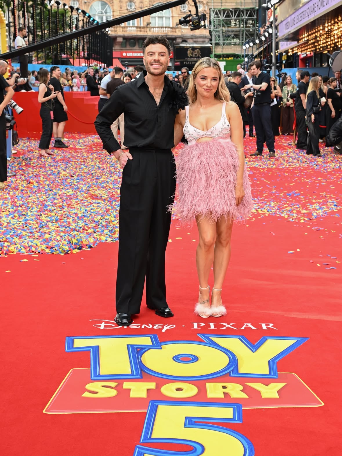 I HAVE NO WORDS. THIS WAS JUST PURE MAGIC ✨🦩

Styling @tatiana_londonstylist 
MUA @abkmakeup 
Hair extensions @hadleyyatessalon 

LOOK 1 - Junket
Jumpsuit @reiss 
white heels @asos 
earrings @theofficialpandora 

LOOK 2 - red carpet

Dress @diane__etoile 
fluffy heels @stevemaddenuk 
earrings @lilyandrooldn