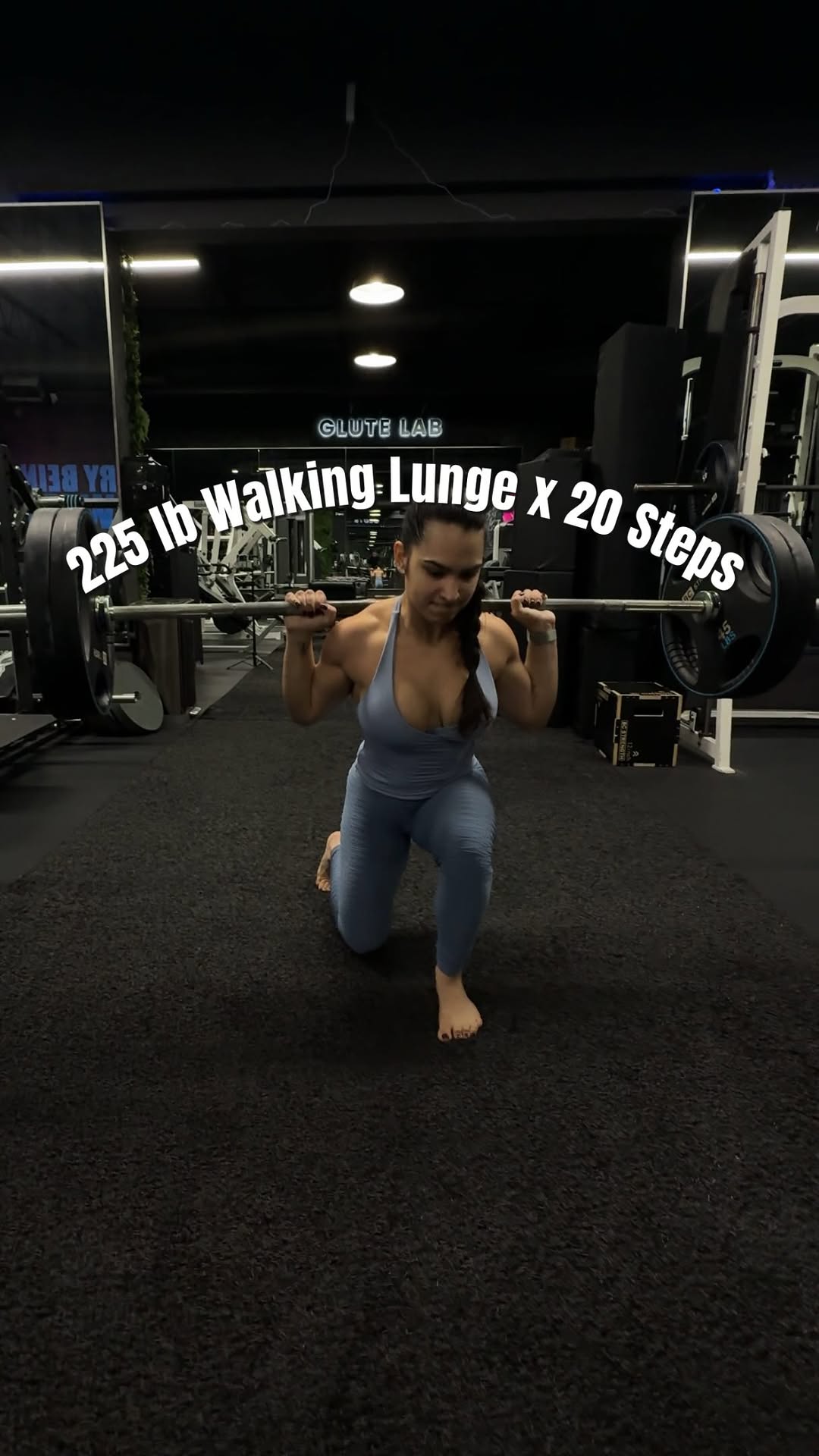 What in the literal F?!!! This just happened. Young @cafewithjoha did 10 walking lunges with each leg (20 total steps) with 225 lbs AFTER she had already done squats. 

And she’s 4 months postpartum! And on kid number 3. Such a legend!

I did this one time in my life like 22 years ago and I was so wiped out afterwards I had to lay on a bench for 15 minutes to regain my breathing and composure. She wasn’t even phased! 

Joha is not from this planet and should be studied. 100% natty. Just a lover of lifting. She’s been training like a beast for 13 years. 

How many of you could do this?
