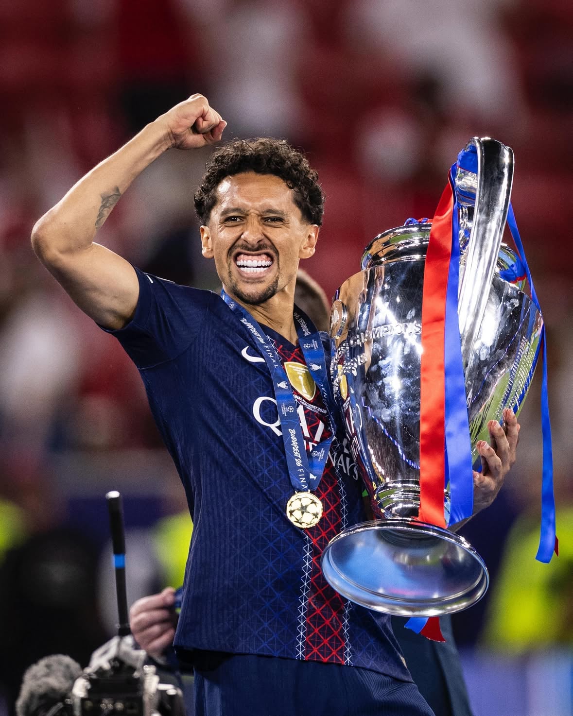 Champion d’Europe mon Frere, le back to back c’est fait…
Une fois c’est historique, deux fois c’est légendaire
Profitez les parisiens et parisiennes, on mérite beaucoup ce moment ❤️💙 #IciCestParis #BackToBack