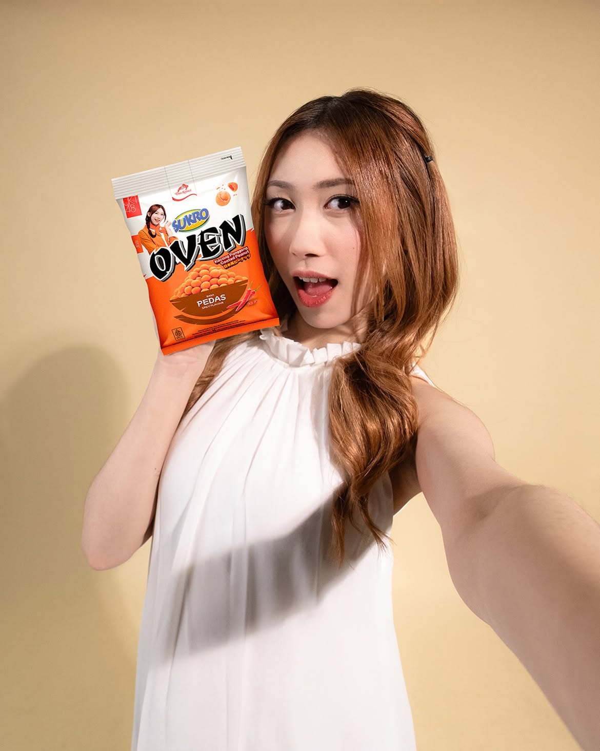 Oi MINNAAA!! 👀🧡

Coba deh cek Sukro Oven 18gram varian Pedas, di toko atau warung terdekat kamu. Siapa tahu ketemu aku di sana~ 🤭✨

Hargany cuma Rp2.000 aja loh! Jadi tunggu apa lagi? #GasLah beli Sukro Ovennya sekarang yaa! 

#SukroOvenxJKT48