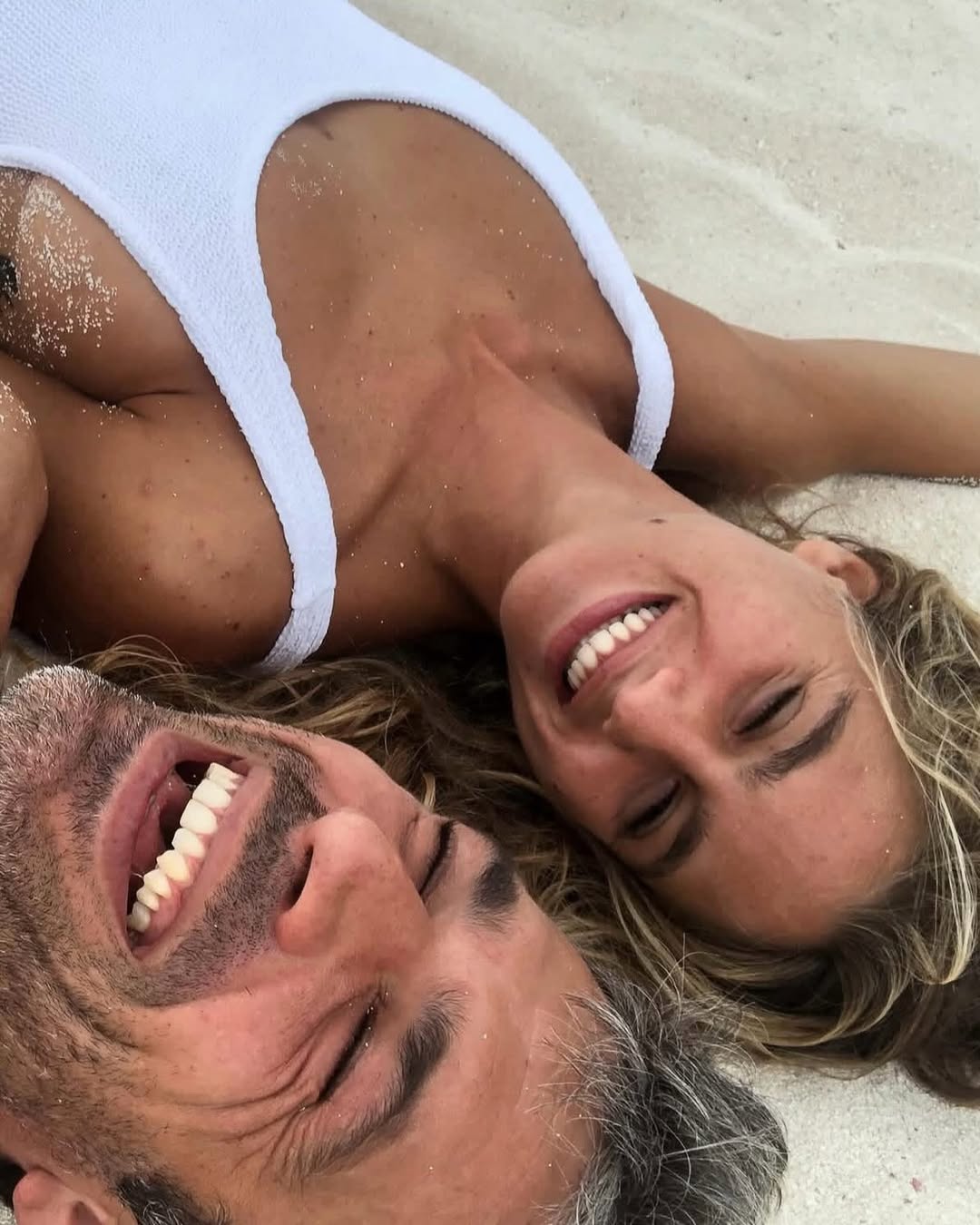 Luca Argentero ha festeggiato il compleanno della moglie, Cristina Marino, con splendidi scatti ricordo e una dedica piena d’amore: “Questa donna incredibile compie gli anni. Ti amo” ❤️🎂

#Verissimo @lucaargentero @cristina__marino