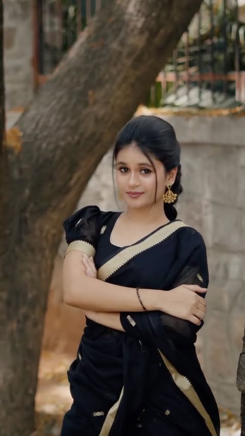 🌝♥️

VC: @nareshsettii 
Outfit: @navya.marouthu 
Makeup: @chitti_papa_ 

#pavazhamalli #insta #instagram #sahrudafruity