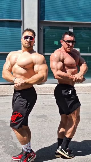 Check con @aldomasoloifbbpro 💣
Con la telecronaca speciale di @showtime_gp 🤣
.
#check #posing #bodybuilding