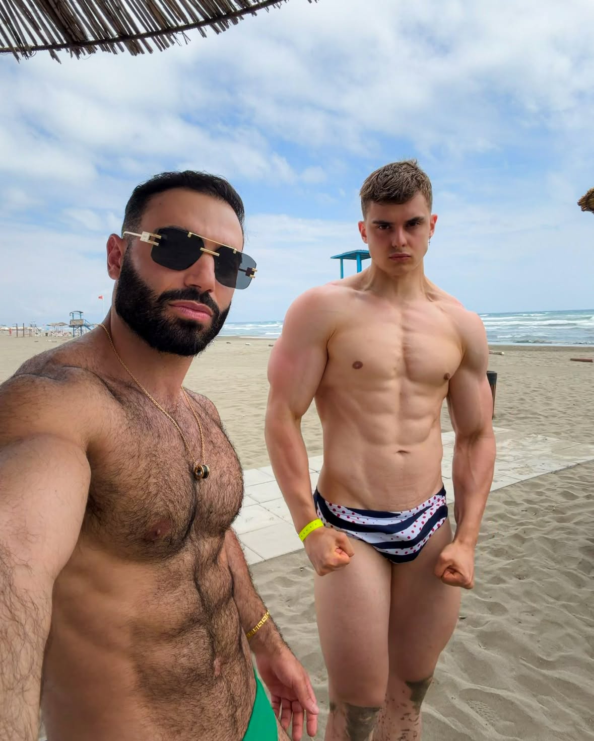 Two guys. One beach. 🌊💪🏼

@abrmontenegro 

#GymLife #MensPhysique #BeachAesthetic #FitGuys #SummerShape