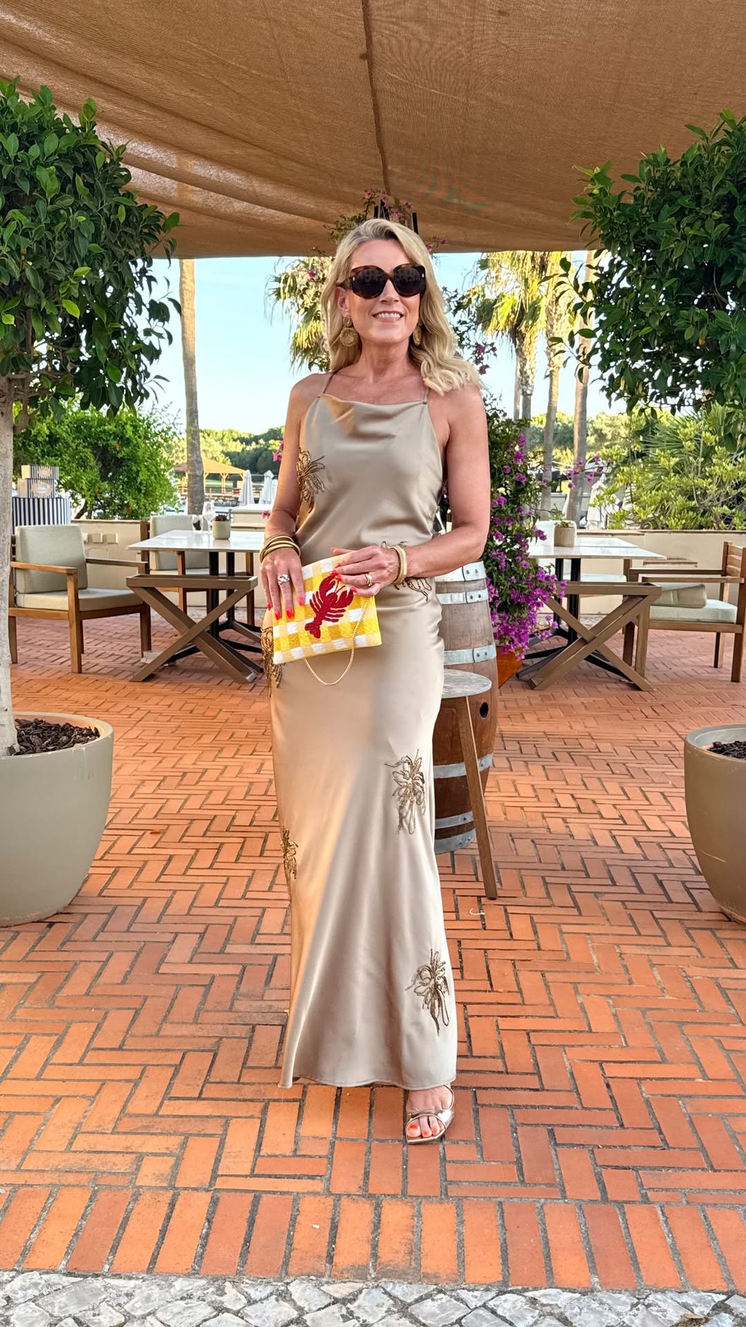 Last night in paradise 🏖️

Back to the washing and the rain tomorrow 😂
But what a dream it’s been spending precious time with the boys and the girls and a few stolen days with himself ❤️

He’s getting good at joining up the tan lines 😂😂

#holidaytime☀️ #portugal #over50 #datenight #grwm