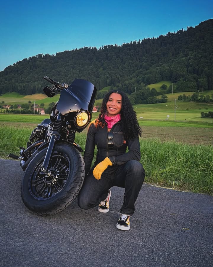 Not every ride needs a destination. 💛

Sometimes all you need is a warm summer evening, an empty road and a full tank.🌇

#moto #harleydavidson #ride #motogirl