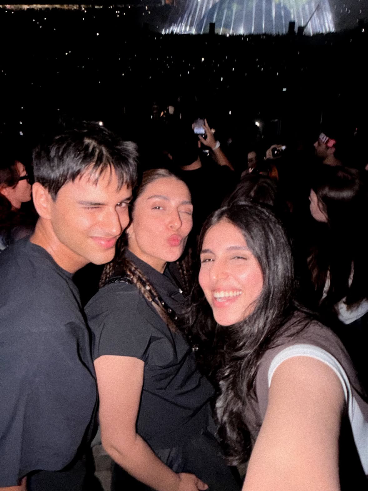 Arham invited, Ayeza Paid, Hiba enjoyed. The perfect trio. 
@khanarham.ka 
@chefhibakhan