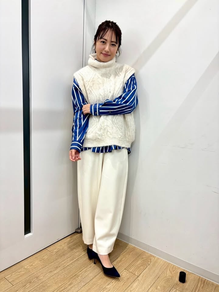 衣裳たち🌟

BSテレ東「全力YELL！ボートレーススピリッツ」

①ニットベスト @kobe_lettuce
パンツ @strawberry_fields_official

②ジャケット、ブラウス @arpege_story

③ワンピース @arpege_story

④ジャケット、パンツ、ブラウス @le_souk_official

⑤ブラウス @flandreonlinestore
パンツ @le_souk_official

⑥ブラウス、パンツ @strawberry_fields_official

⑦テレビ東京「よじごじDays」

レースブルゾン、スカート
 @strawberry_fields_official