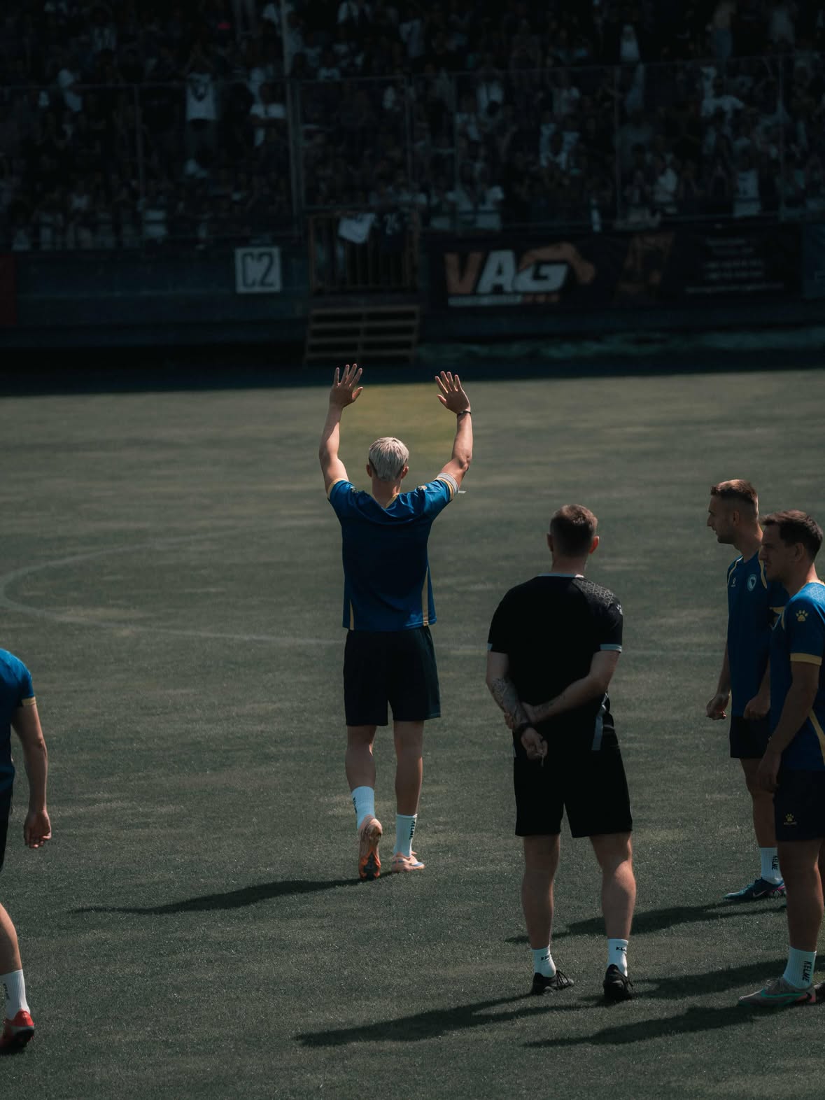 Hvala Sarajevo, hvala Bosno i Hercegovino!🇧🇦💙

Hvala svim našim navijačima koji su nas tokom cijelih ovih kvalifikacija nevjerovatno podržavali i davali nam dodatnu snagu i motivaciju. Vasa podrska nam znaci više nego što riječi mogu opisati i bila nam je velika pomoć u našim pripremama za Svjetsko prvenstvo.

Obećavamo da ćemo dati svoj maksimum, boriti se do posljednjeg trenutka i predstavljati našu zemlju s ponosom i dostojanstvom. Ucinit cemo sve da vas učinimo ponosnim i da zajedno nastavimo pisati našu priču.

Hvala vam što ste uvijek uz nas. 
Idemo zajedno do novih uspjeha! Jedna si Jedina💙